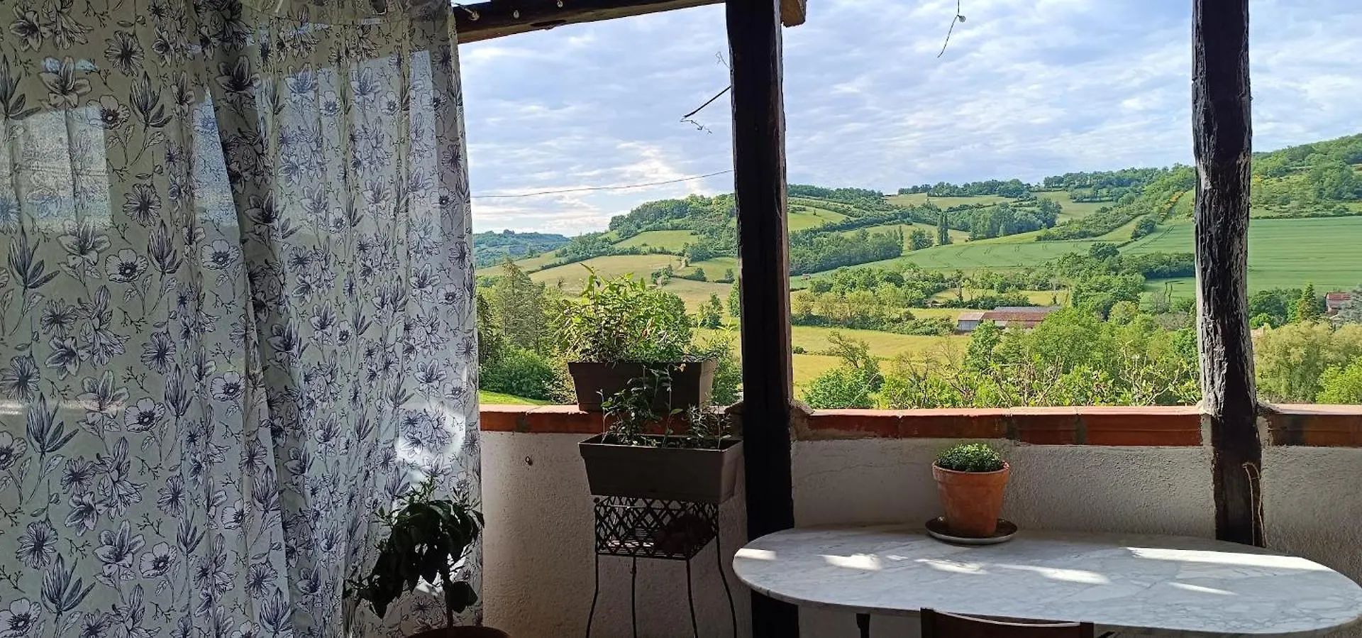 Апартаменты Cordes Sur Ciel Et Piscine Корд-сюр-Сьель
