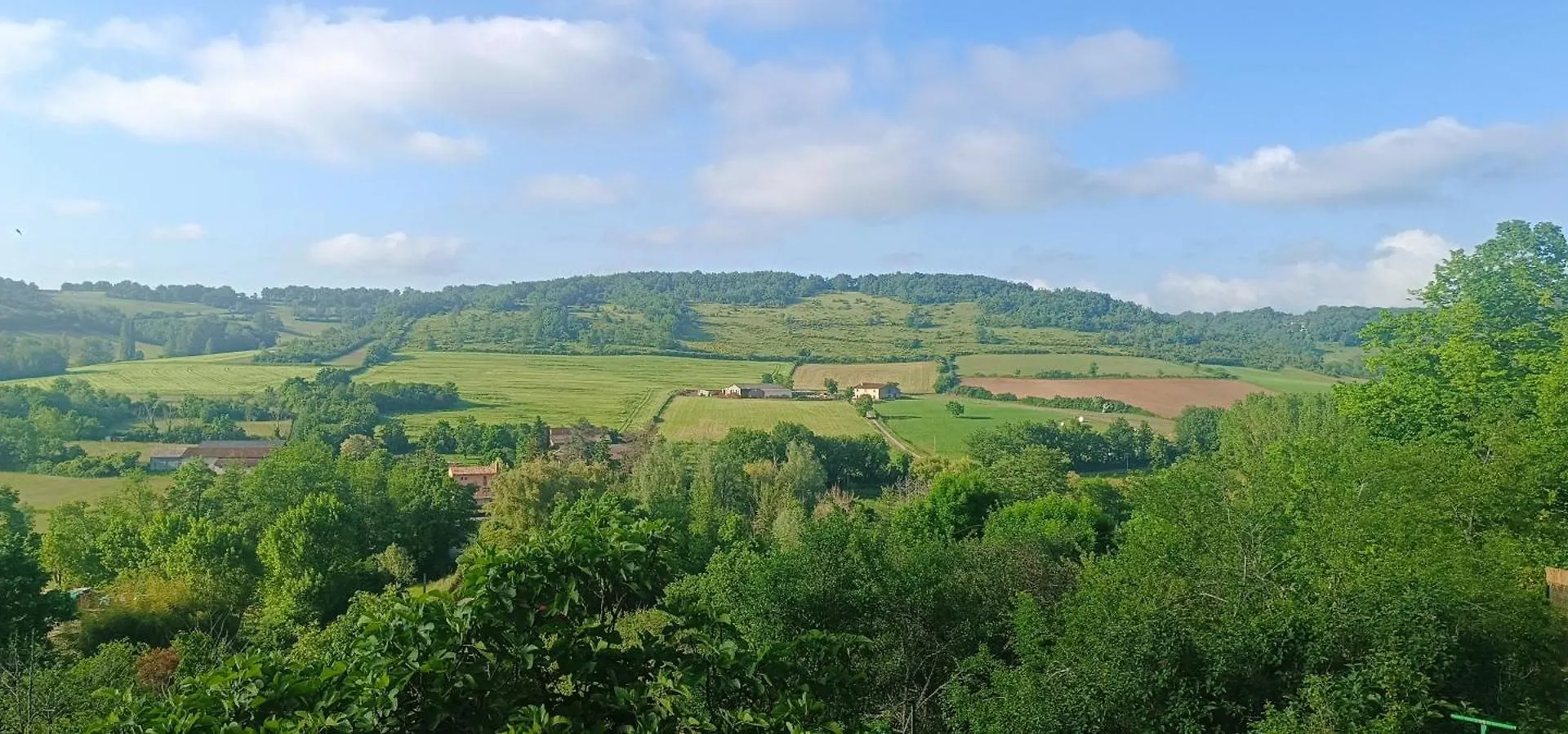 Апартаменты Cordes Sur Ciel Et Piscine